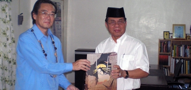 ambassador_with_milf_chairman_ibrahim2.JPG